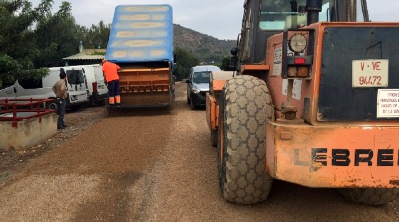 Betxí i Nules col.laboren per asfaltar la ratlla dels termes municipals