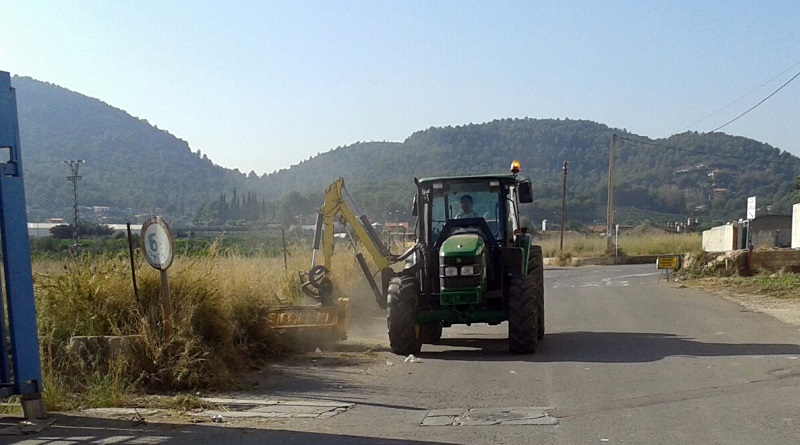 Comença el desbrossat de tots els camins del terme municipal