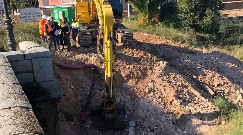 Comencen les obres de construcció de la passarel.la per a vianants sobre el riu Sec