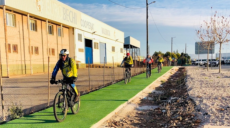 Finalitzen les obres del carril bici entre el nucli urbà i els polígons industrials