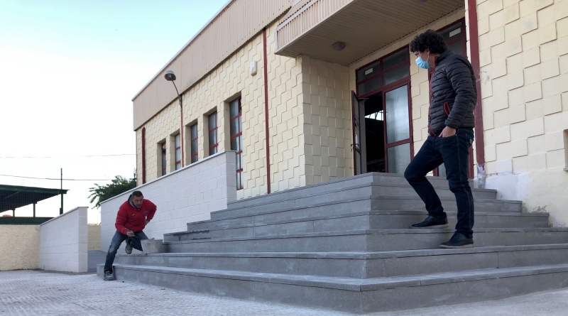 L’Ajuntament de Betxí fa accessible el poliesportiu amb la construcció d’una rampa