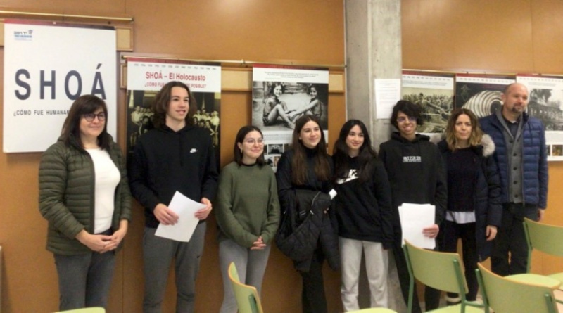 L’Ajuntament de Betxí participa en la inauguració d’una exposició sobre l’Holocaust a l’IES Betxí