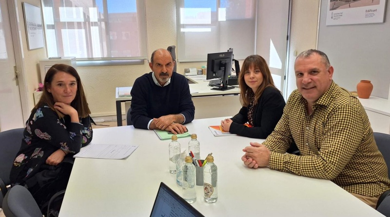 “Decepció” per la reunió amb Educació sobre Pequelar