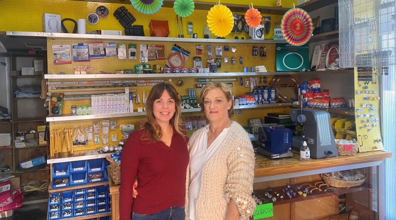 La històrica tenda Ultramarinos Meneu es traspassa després de 52 anys