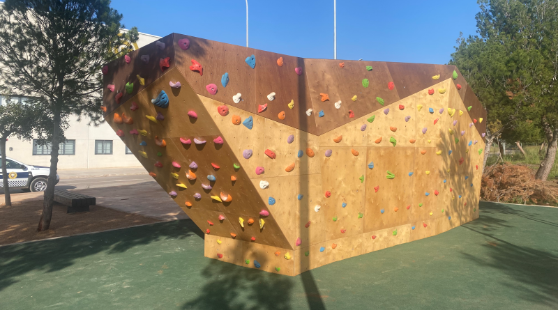 Obri al públic el rocòdrom del polígon Molí Llop