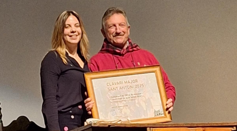 Betxí reconeix al veí Benjamín Franch com a clavari de Sant Antoní i entrega els premis de la Taronja 