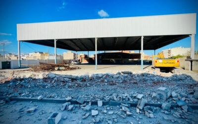 Avancen les obres del futur espai polifuncional amb la demolició del frontó